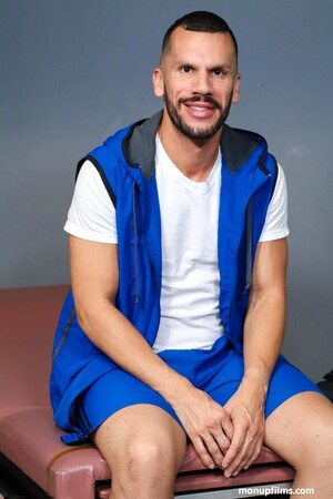 Horny docter gives dick