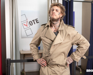 Horny inked gay bangs a skinny twink's asshole in hardcore action