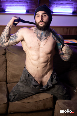 Bromo Tommy Tanner, Tony D Angelo