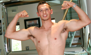 Young & Muscular Straight Lad Clayton Wanks