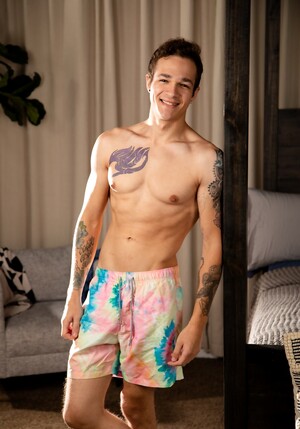 Inked twink Jayden Marcos pounds his boyfriend Elliot Finn in the ass